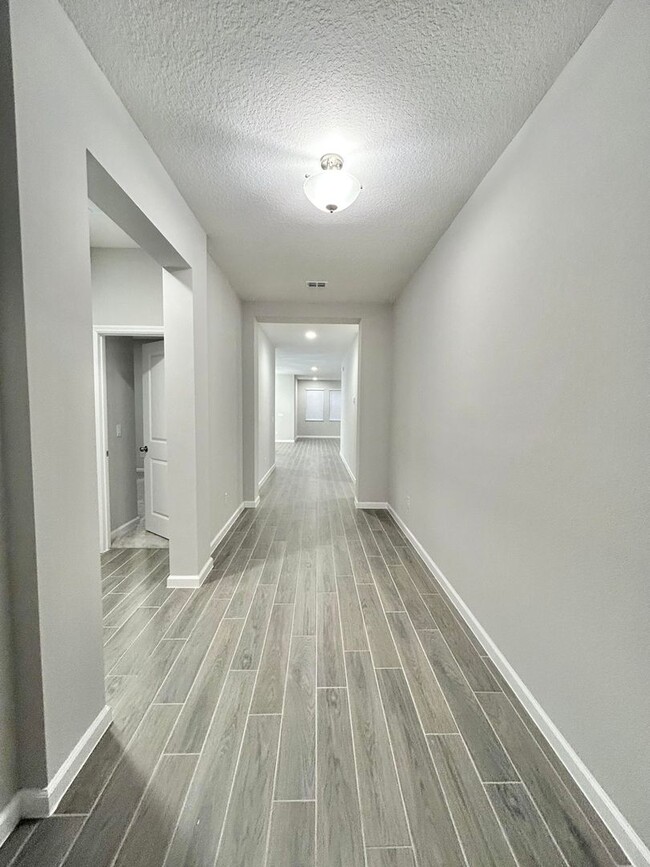 Foto del edificio - Gorgeous 4/3 Brand New Home with a Spaciou...