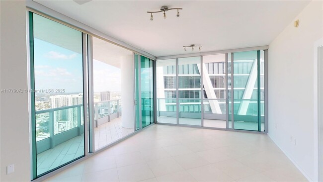 Foto del edificio - 900 Biscayne Blvd