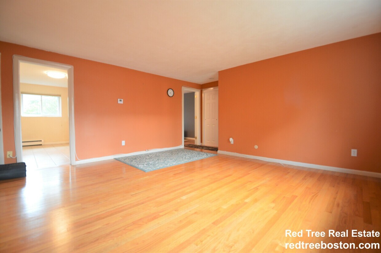 44 Bryon Rd Unit 4, Chestnut Hill, MA 02467 Apartments in Chestnut