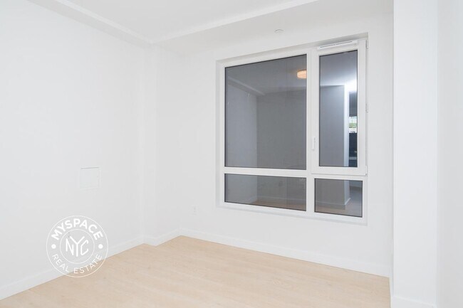 Foto del edificio - 280 Meeker Ave