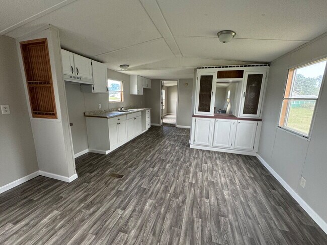 Foto del edificio - 3 BR | 2 BA Mobile Home in Pikeville *Trash Pick-Up Included*