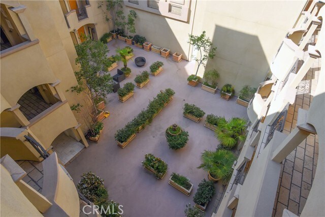 Foto del edificio - 11911 Mayfield Ave