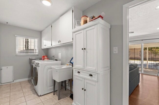 Building Photo - 12100 Woodland Ave NE