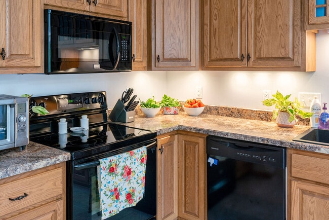 Kitchen - 3535 156th St W