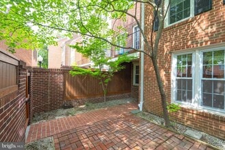 Building Photo - 1956 N Cleveland St