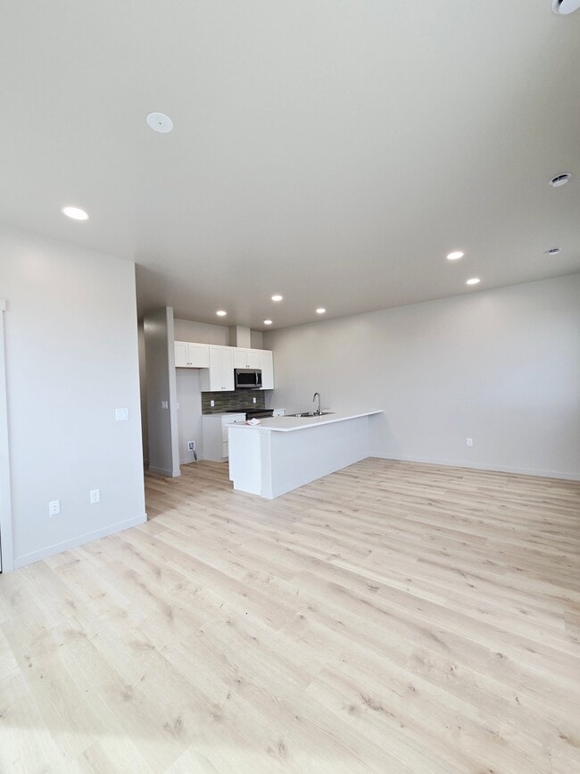 Building Photo - 2786 Caspian Wy