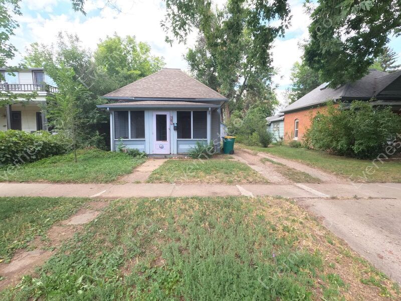 Primary Photo - 408 Edwards St