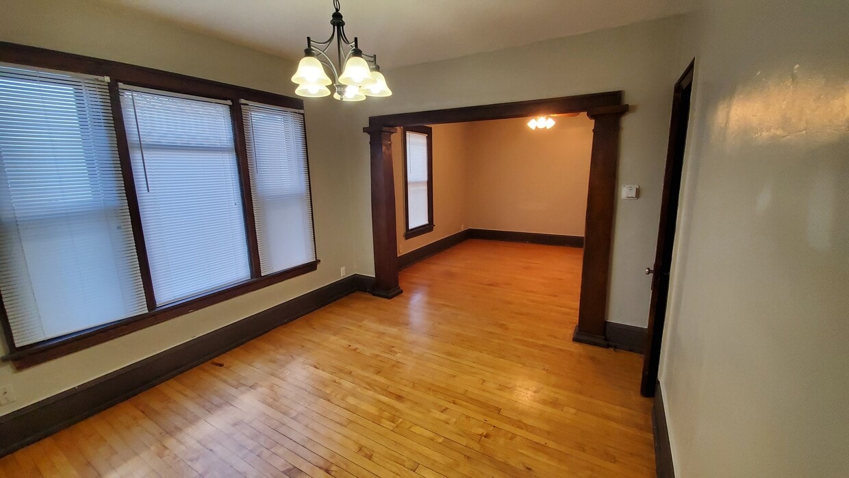 Dining Room - 3332 4th Ave S