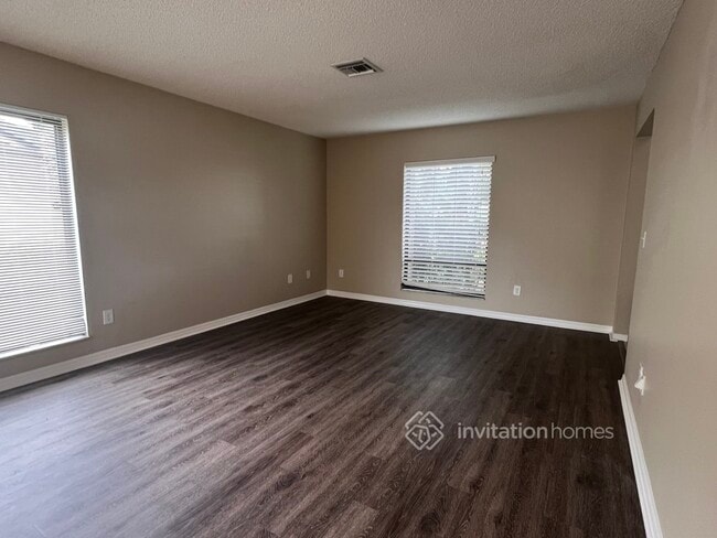 Building Photo - 603 Riverbend Blvd