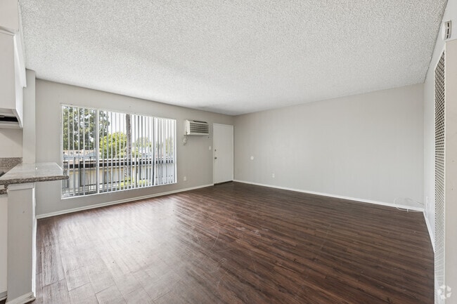1BR, 1BA - 850SF - Living Room - Velvet Green Apartments