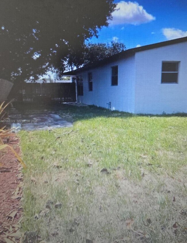 Building Photo - 1531 N 70th Terrace