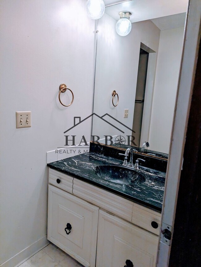 Foto del edificio - 2 Bedroom 1 Bath - Special: 1st Month Free