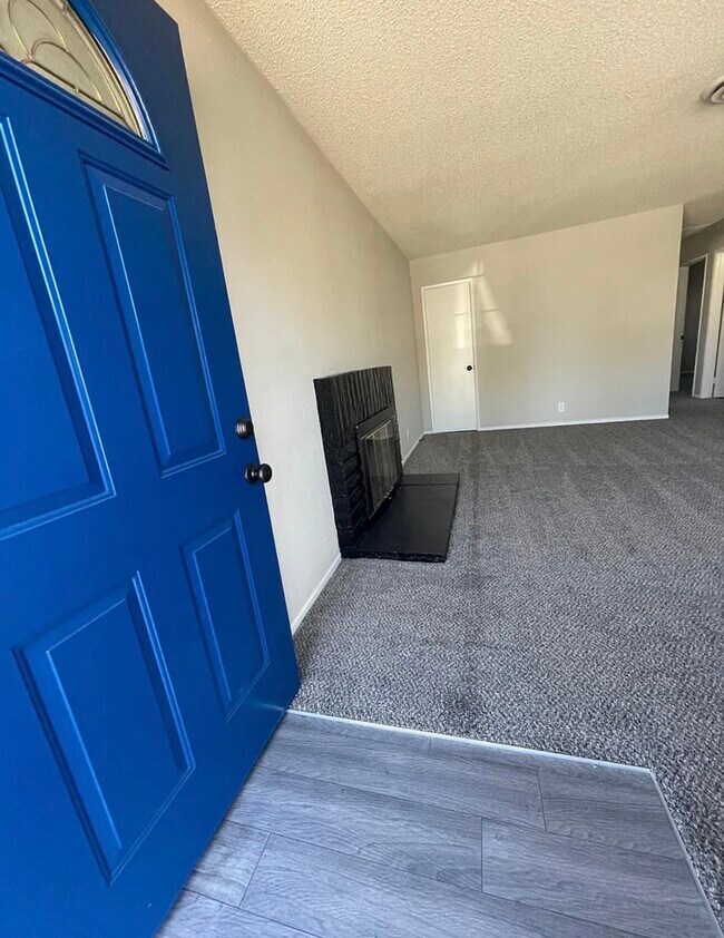 Foto del edificio - 4693 Livermore Ave