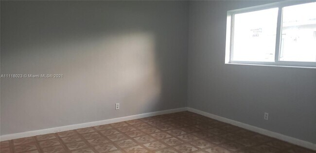 Foto del edificio - 4751 NE 21st Terrace