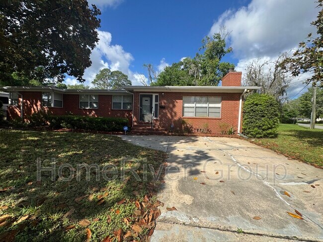 Building Photo - 2204 Tegner Dr
