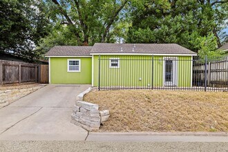 Building Photo - 75 Pedernales St