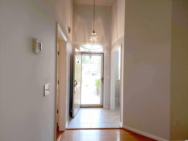 Building Photo - 452 Tradition Club Dr
