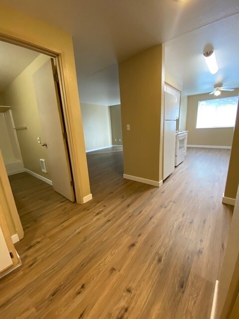 2 bedroom/1 bath 858sq ft - Cascade View Apartments