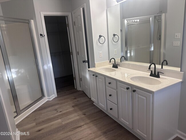 Foto del edificio - 2802 Mulberry Ln