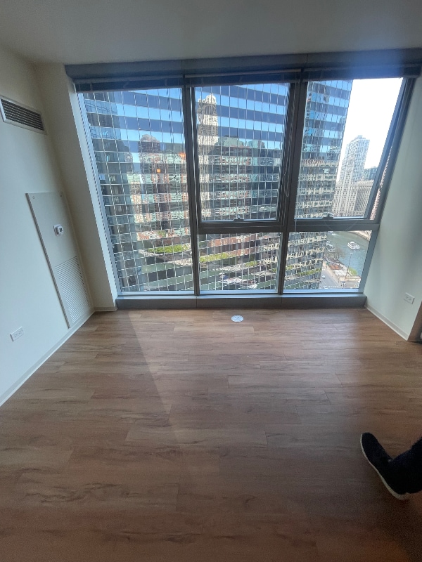 Photo - 331 W Wacker Dr Apartment