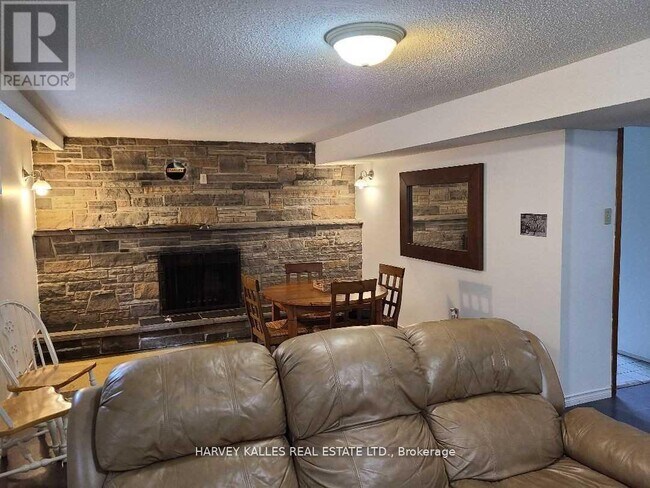 Building Photo - 2379 Hensall St