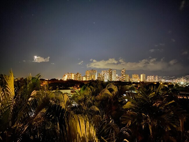 Ocean side lanai (Patio) - night - 3773 Kanaina Ave
