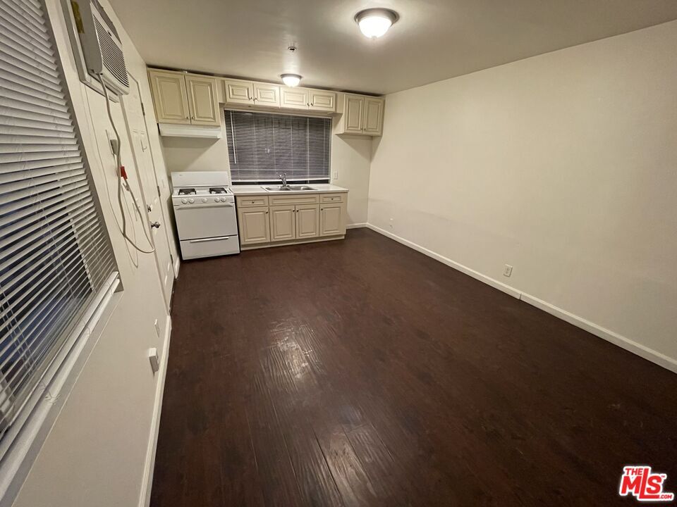 1722 Apartments for Rent in San Fernando Valley, CA Westside Rentals