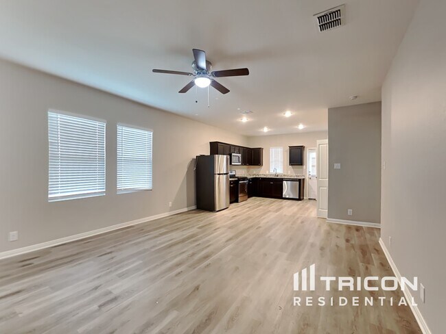 Foto del edificio - 4950 Hallies Garden Saint Hedwig TX