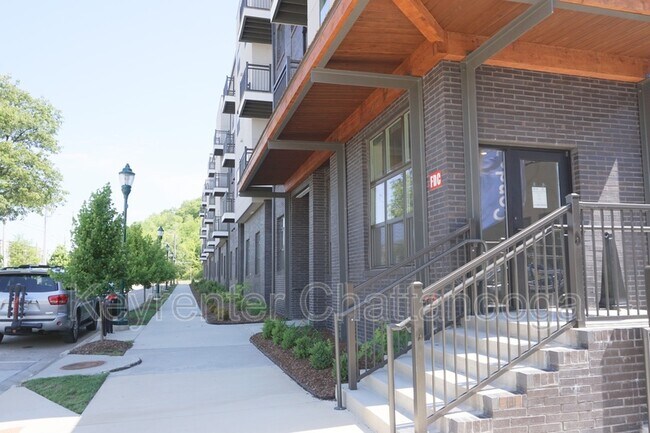 Foto del edificio - 782 Riverfront Pkwy