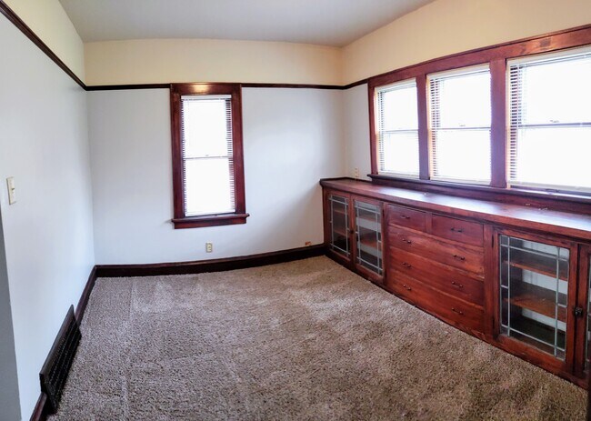 Building Photo - 4534 W Leon Terrace