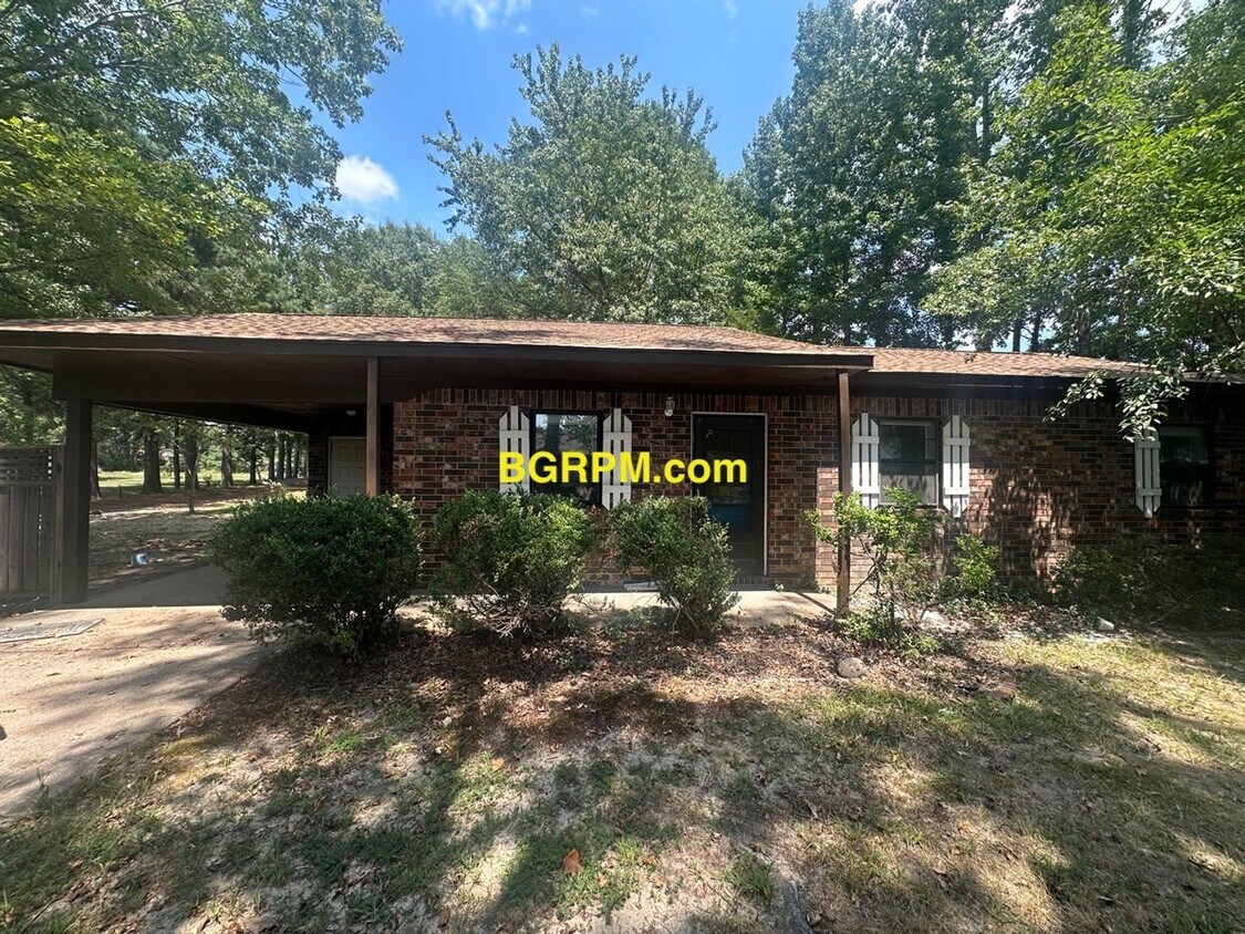 Foto principal - 423 Honeysuckle Ln