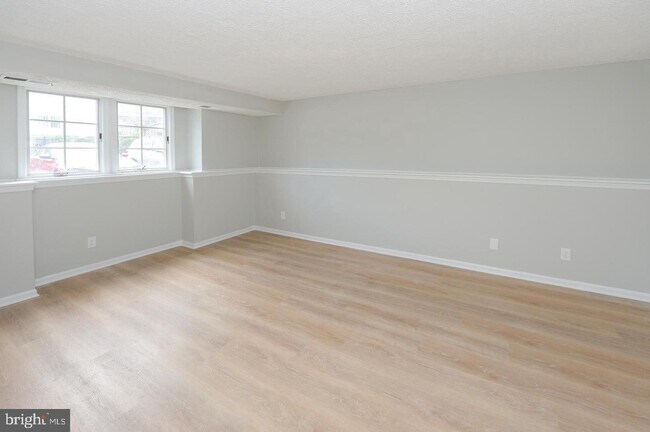 Building Photo - 25 Cranberry Ct