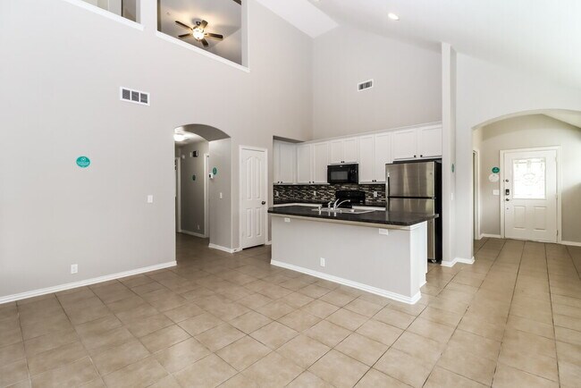 Building Photo - 540 Kerry St