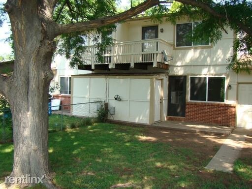 Building Photo - 2 br, 1.5 bath Apartment - 1625 Larch St