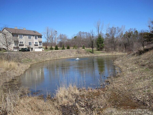 Building Photo - 1022 Bluestem Ln