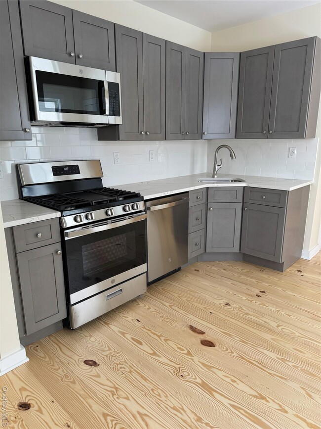 Building Photo - 14 Orchard St