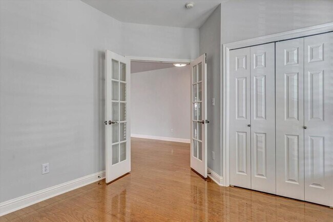 Foto del edificio - 629 12 Oaks Ln