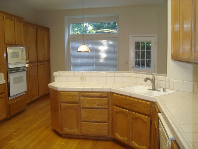 Foto del edificio - 131 Heaton Way