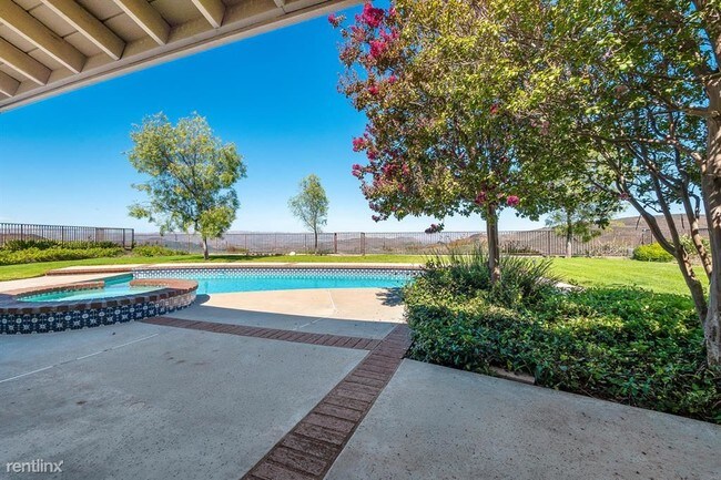 Building Photo - 3 br, 2 bath House - 4008 Corte Cancion