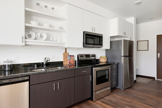 Building Photo - Rym Apartments