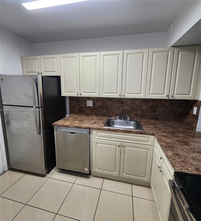 Foto del edificio - 11110 SW 196th St