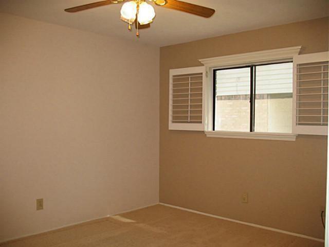 Building Photo - 410 Cambria Dr