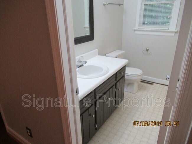 Building Photo - 2210 Turtle Hill Ln