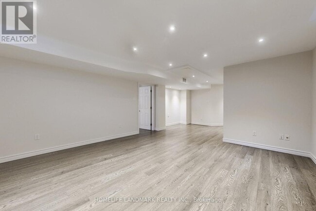 Building Photo - 92 Barnwood Dr