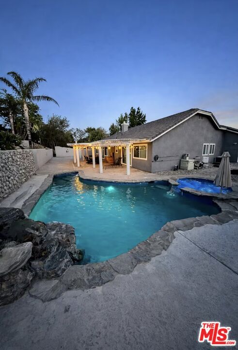 Building Photo - 2982 Briarwood Dr