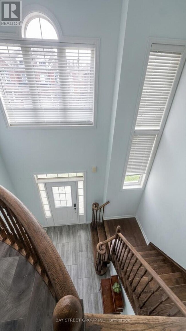 Building Photo - 12 Monceau Rd