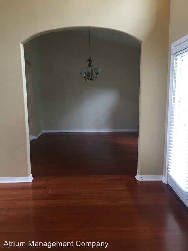 Building Photo - 1522 Cherry Lake Way