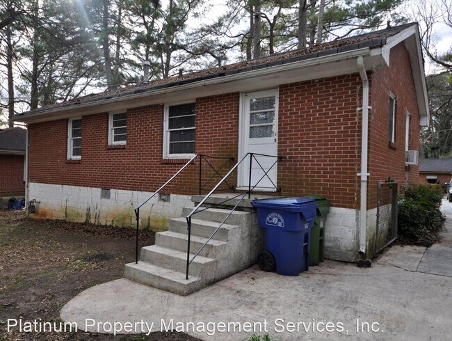Building Photo - 3 br, 1 bath House - 2300 Polar Rock Ave Sw