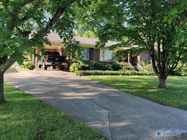 Foto del edificio - 106 Wingate Ave SW