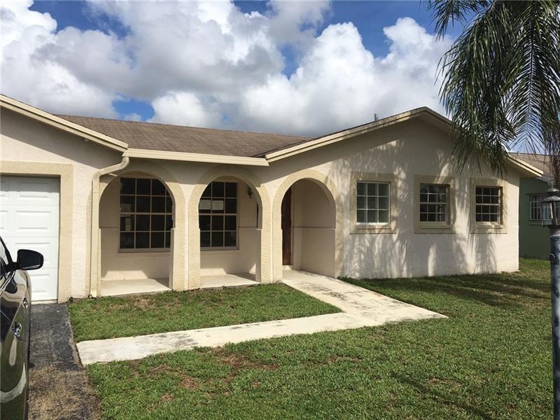 Foto principal - 22359 SW 65th Ave